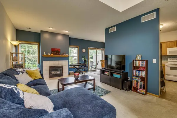 906 Village Pkwy, Circle Pines, MN 55014