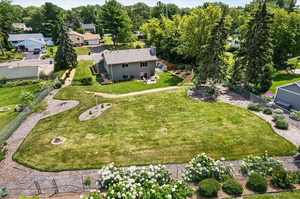 4369 Bambi LN, White Bear Lake, MN 55110