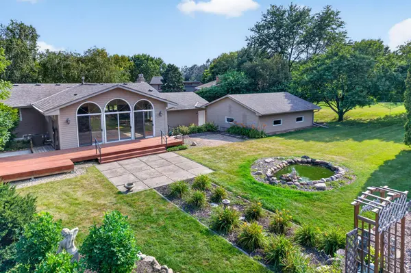 2352 Sioux CT, New Brighton, MN 55112