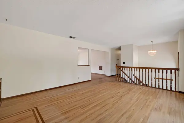 2352 Sioux CT, New Brighton, MN 55112