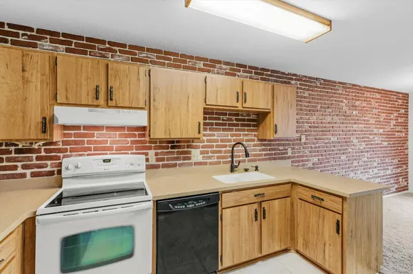 4113 Sylvia LN S, Shoreview, MN 55126