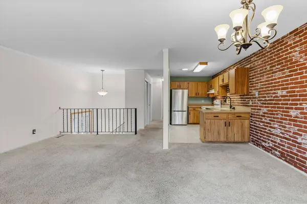 4113 Sylvia LN S, Shoreview, MN 55126