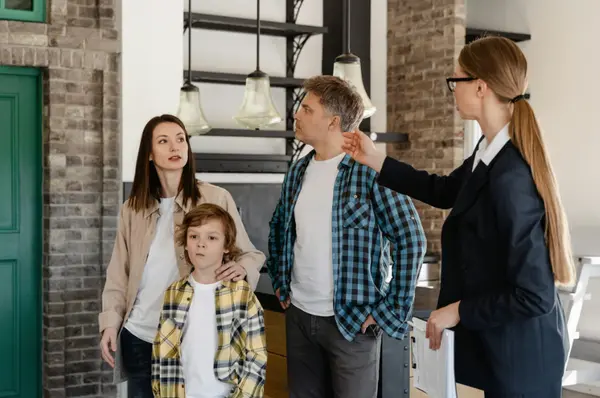 Why You Should Hire a Real Estate Agent When Buying a Home: Top 5 Reasons