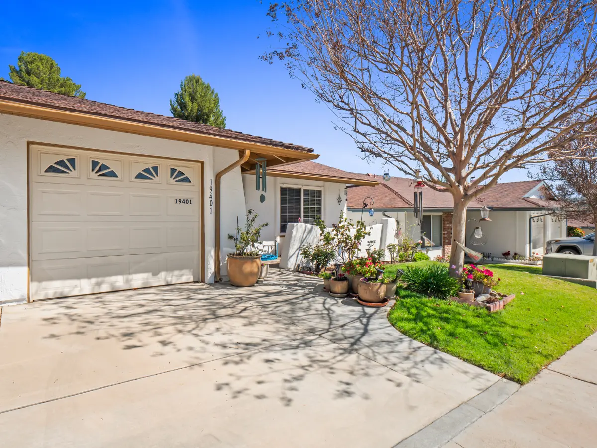 19401 Oak Crossing Rd, Newhall, CA 91321-1432