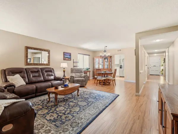 19401 Oak Crossing Rd, Newhall, CA 91321-1432