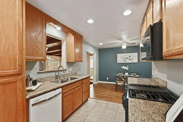 1260 Middlefield AVE, Stockton, CA 95204