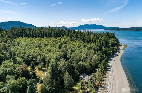 4079 Forest LN, Anacortes, WA 98221