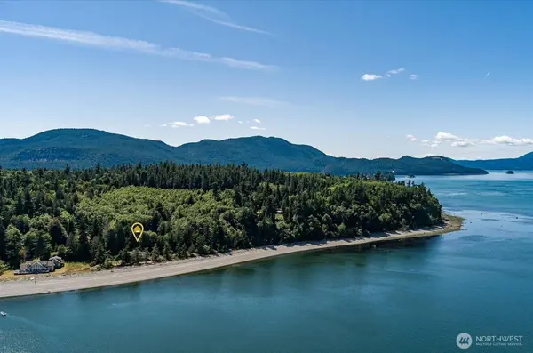 4079 Forest LN, Anacortes, WA 98221