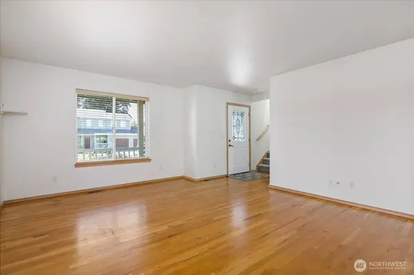 726 SW Puffin ST, Oak Harbor, WA 98277