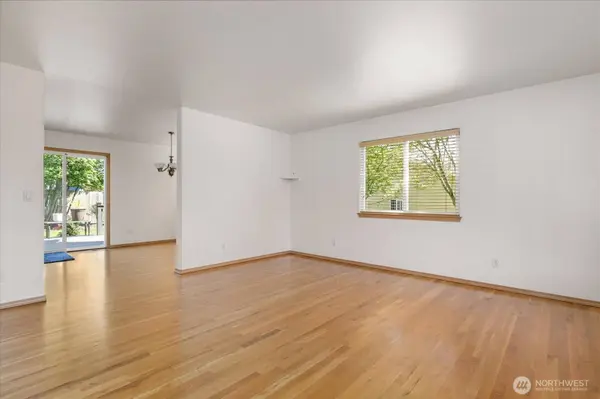 726 SW Puffin ST, Oak Harbor, WA 98277