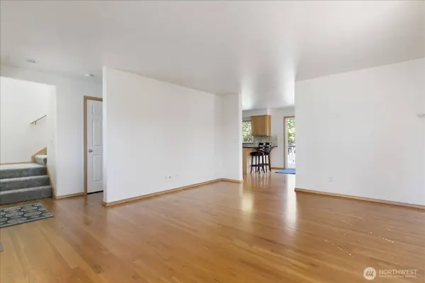 726 SW Puffin ST, Oak Harbor, WA 98277