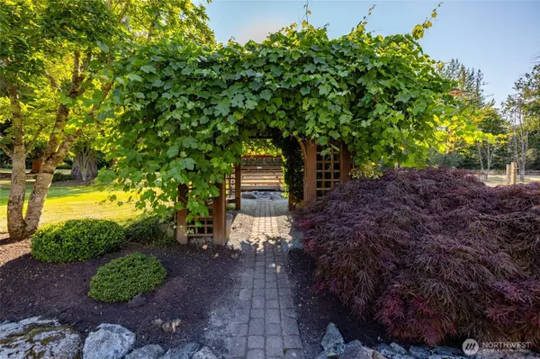 13790 Trumpeter LN, Mount Vernon, WA 98273