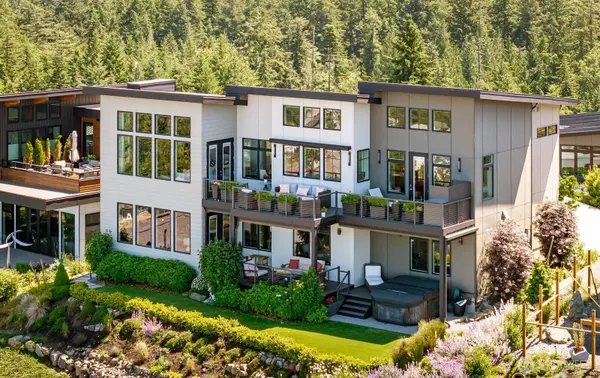 3945 Rock Ridge Pkwy, Anacortes, WA 98221