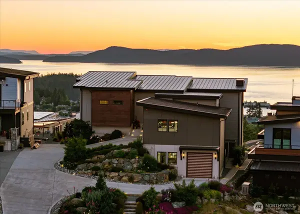 3945 Rock Ridge Pkwy, Anacortes, WA 98221
