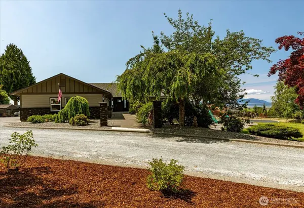 16272 Lookout LN, Bow, WA 98232