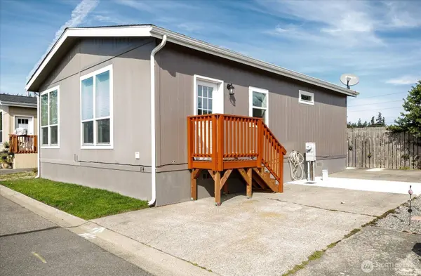 225 NE Ernst ST #114, Oak Harbor, WA 98277