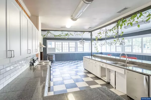 96470 99 Hwy, Junction City, OR 97448