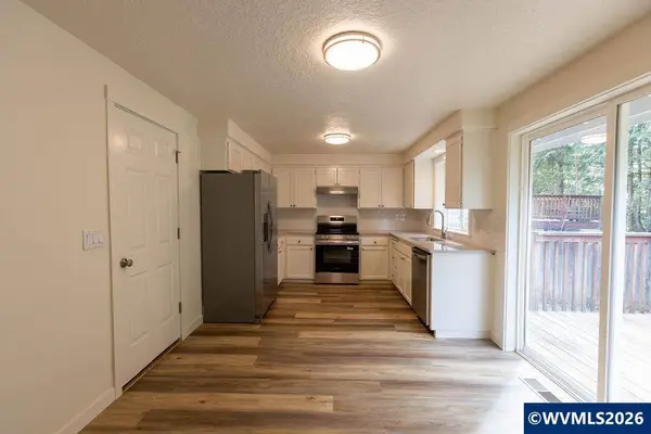 384 Lower LaVista Dr, Salem, OR 97304