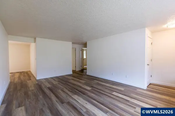 384 Lower LaVista Dr, Salem, OR 97304