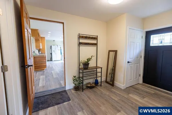 40235 Rainbow Dr, Scio, OR 97374