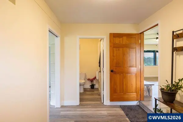 40235 Rainbow Dr, Scio, OR 97374