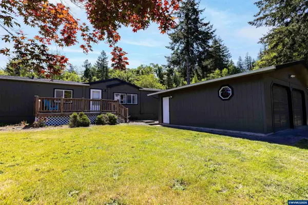 1225 Canyon Dr, Toledo, OR 97391