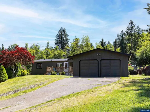 1225 Canyon Dr, Toledo, OR 97391