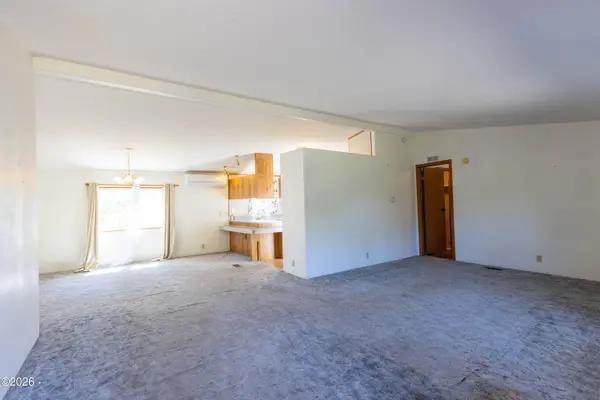 1225 NE CANYON DR DR, Toledo, OR 97391