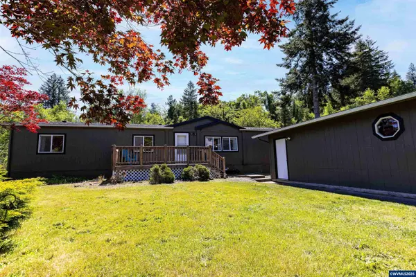 1225 Canyon Dr, Toledo, OR 97391