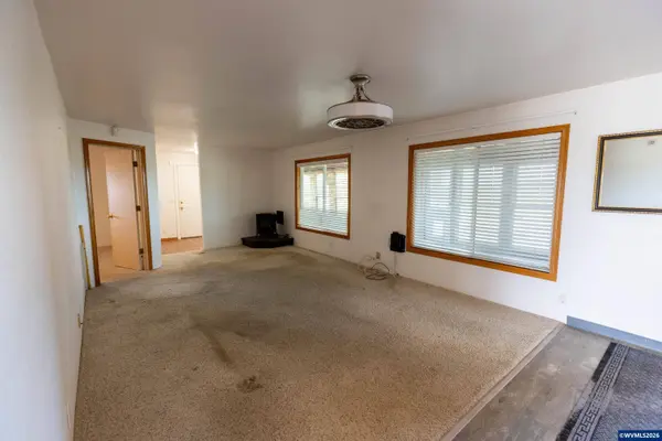 1590 2nd St, Halsey, OR 97348