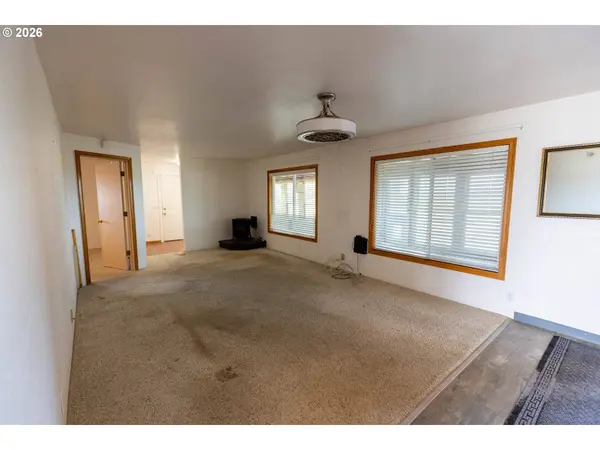 1590 W 2ND ST, Halsey, OR 97348