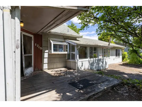 1715 COLLEGE ST, Philomath, OR 97370