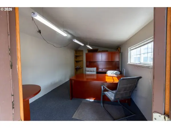 1590 W 2ND ST, Halsey, OR 97348