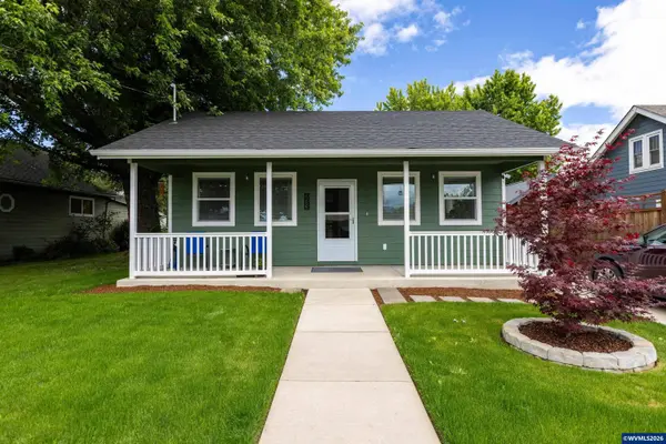 233 15th St, Philomath, OR 97370