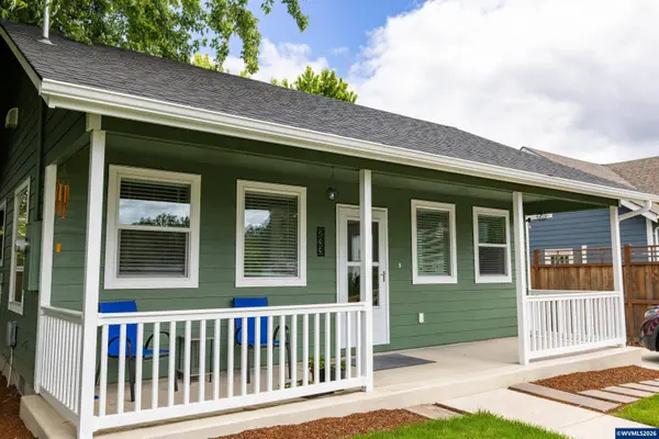 233 15th St, Philomath, OR 97370