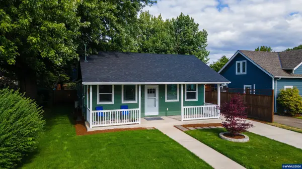 233 15th St, Philomath, OR 97370