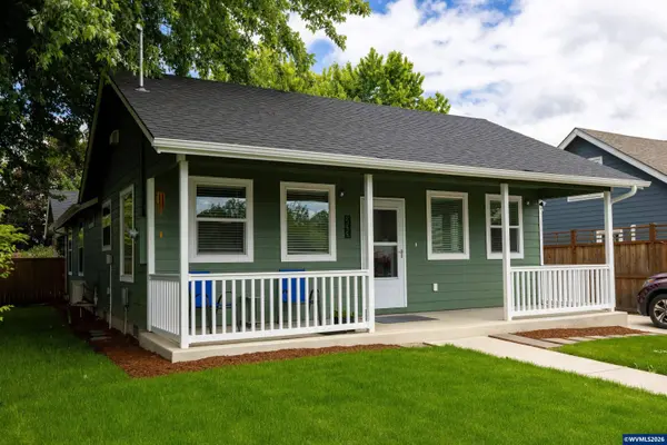 233 15th St, Philomath, OR 97370