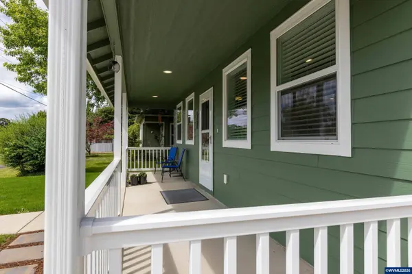 233 15th St, Philomath, OR 97370