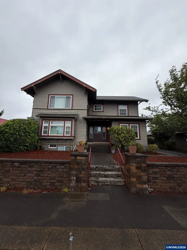 2306 3rd St, Tillamook, OR 97141