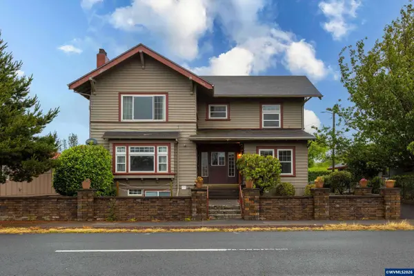 2306 3rd St, Tillamook, OR 97141