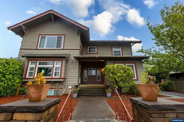 2306 3rd St, Tillamook, OR 97141