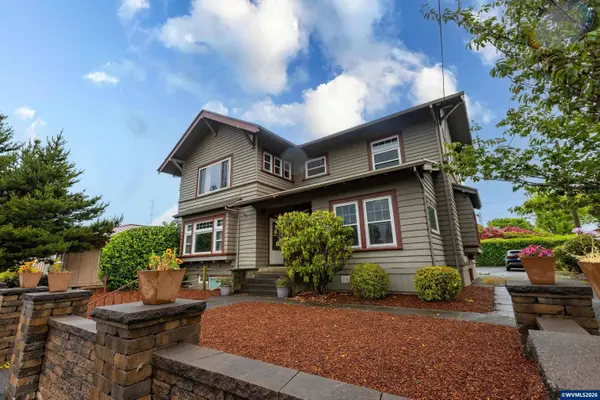 2306 3rd St, Tillamook, OR 97141