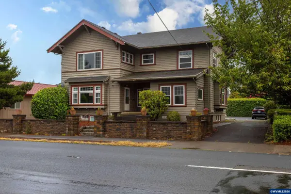 2306 3rd St, Tillamook, OR 97141