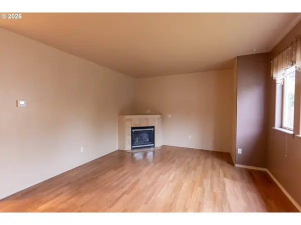 374 NW 25TH ST, Redmond, OR 97756