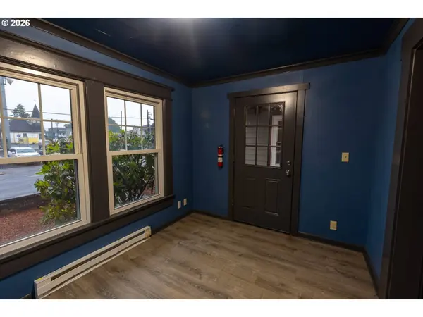 2306 3RD ST, Tillamook, OR 97141