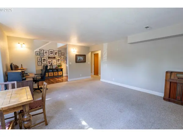 583 CANBERRA DR, Philomath, OR 97370