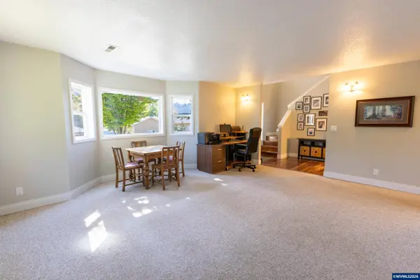 583 Canberra Dr, Philomath, OR 97330