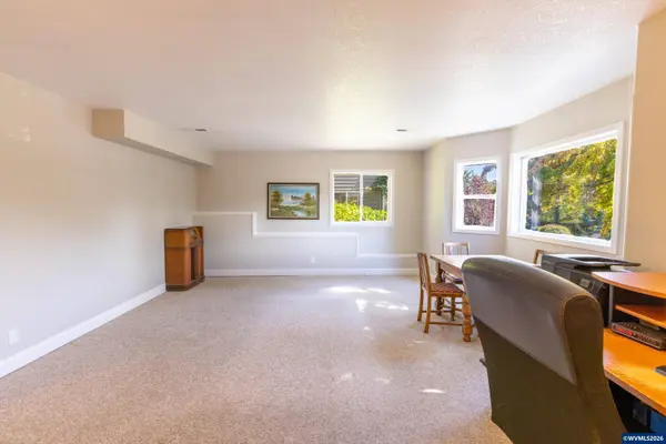 583 Canberra Dr, Philomath, OR 97330