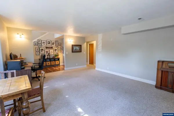 583 Canberra Dr, Philomath, OR 97330
