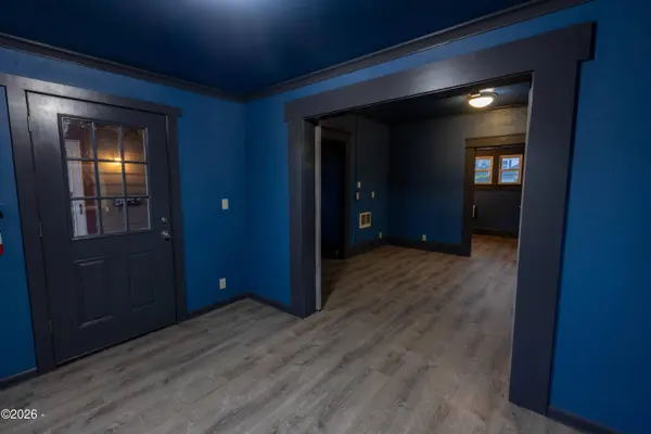 2306 3rd ST, Tillamook, OR 97141